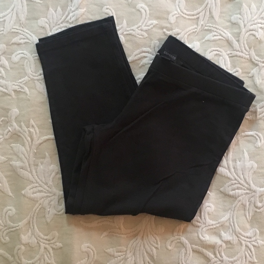 Express Black Capri Leggings.